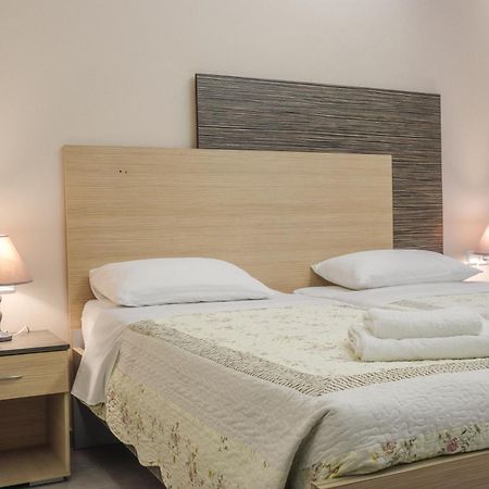 ארכאנגלוס Delfini Beach Hotel & Suites מראה חיצוני תמונה